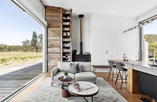 Pokolbin Villa | The Longhouse - Suite 1