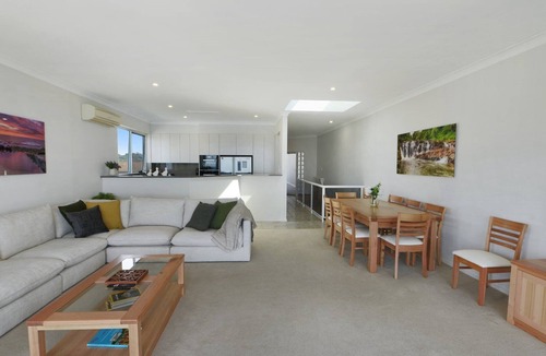 Avoca Beach House | The Lookout - Never-ending Views