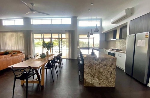 Quindalup House | The Loop - poolside luxury
