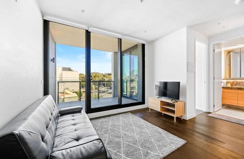 West Melbourne Apartment | The Marker - Trendy Executive CBD Apt with parking