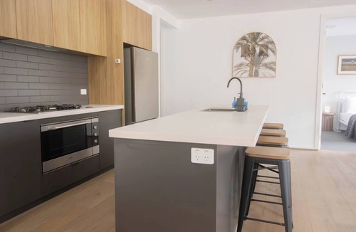 Alfredton House | The Modern on Longley - 4 Bedroom Townhouse