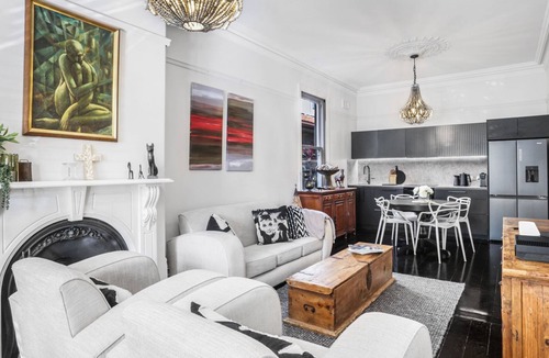 Mosman Cottage | The Mosman Cottage hosted by L'Abode