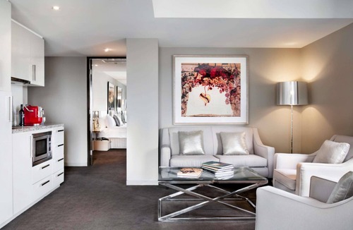 South Yarra Apartment | The Olsen Melbourne - Art Series