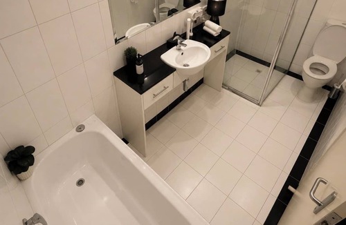 Carlton South Apartment | The One Space
