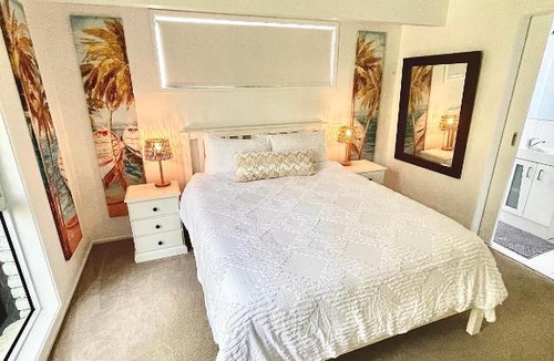 Pottsville House | The Palms Beach House