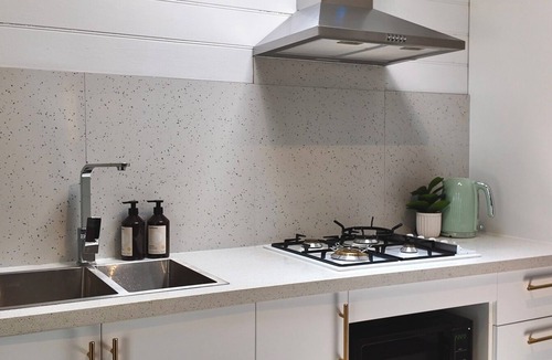 South Melbourne House | The Parkside Luxe Escape - Entire CBD 2 Bedroom House