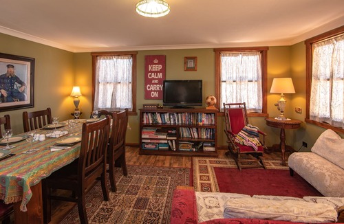 Smithton Bed & Breakfast | The Postmaster Inn Bed and Breakfast - Smithton R2, Free Continental Breakfast