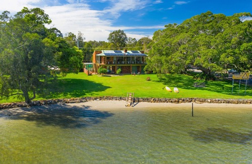 Dunbogan House | The Punt House - riverfront ramp access