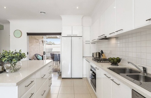 Mentone House | The Richardson a Dendy Apartment with Garage