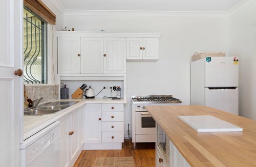 North Yunderup House | The River Cottage - Absolute Waterfront Family and Pet Friendly Escape
