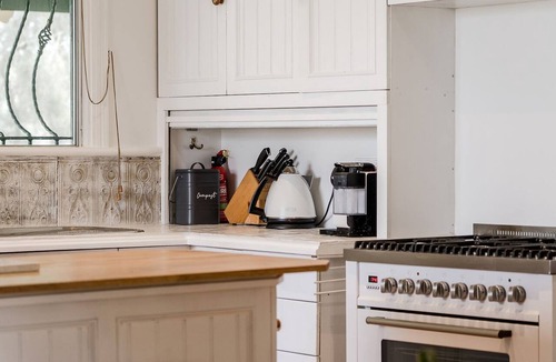 North Yunderup House | The River Cottage - Absolute Waterfront Family and Pet Friendly Escape