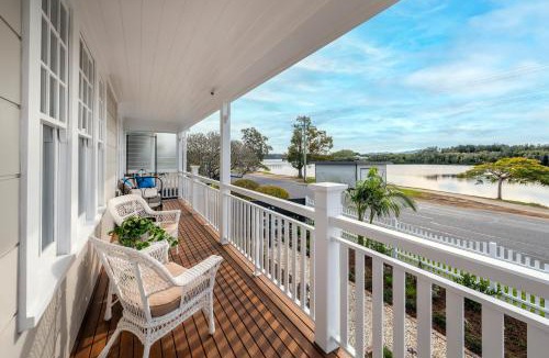 Macksville Apartment | The River House River Suite