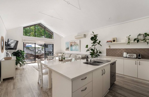 Margaret River House | The Rose Villa - Margaret River - Central