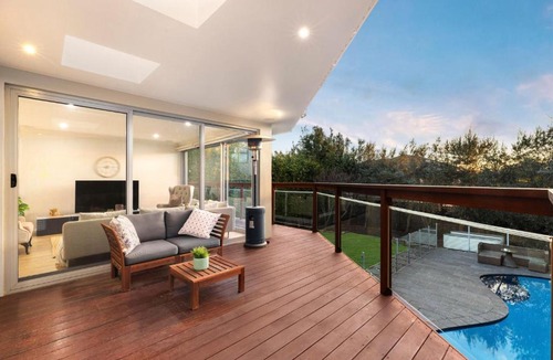 Ashwood House | The Silver Splash Poolside Living in Ashwood