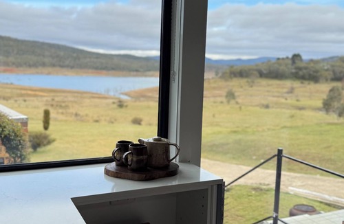 Anglers Reach House | The Snowy Anglers Lakehouse Lakefront, Fireplace, Snowfields & Fishing Retreat