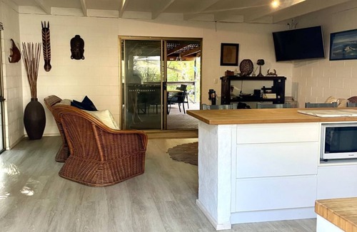 Brisbane Waterfront House | The Strand House @ Kooringal – Outdoor Entertaining w/BBQ Area