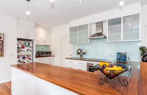 Anglesea House | The Summerhouse - a summer house and entertainers dream