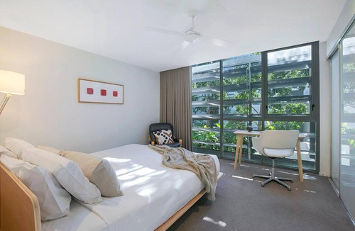 South Brisbane House | The Sun Catcher - A Trendy South Brisbane Townhouse