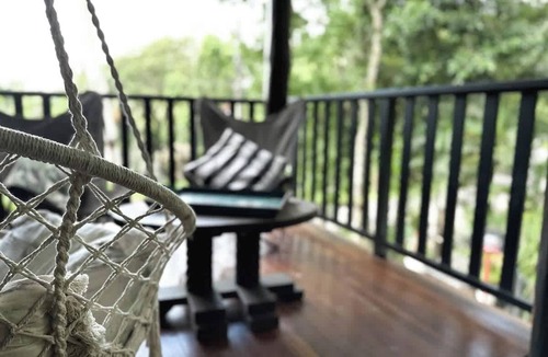 Smithfield House | The Treehouse - Rainforest Home - Pool