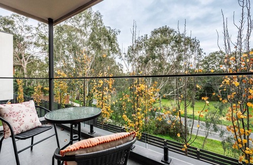 Templestowe Lower House | The Treetop Townhouse in Templestowe