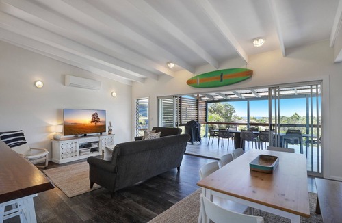 Point Lookout House | The Ultimate Modern Straddie Beach House