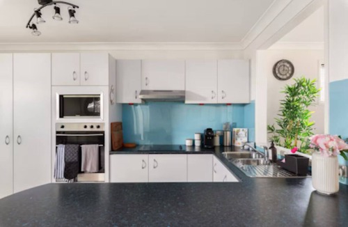 Wentworthville Villa | The Urban Cozy Cottage - Vinoth Puvichandran
