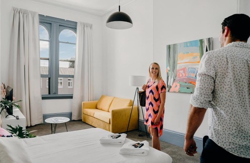 Bathurst Hotel | The Victoria Hotel Bathurst