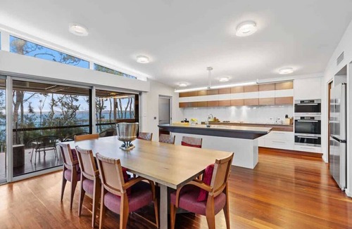 Maloneys Beach House | The Villa at Maloneys