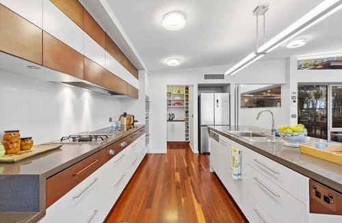 Maloneys Beach House | The Villa at Maloneys