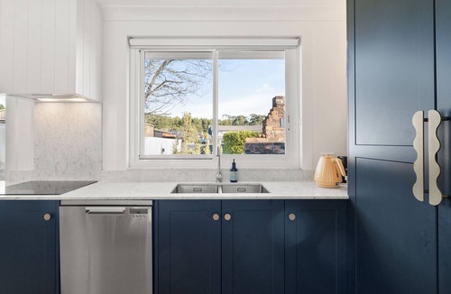 Robertson House | The Waratah Cottage