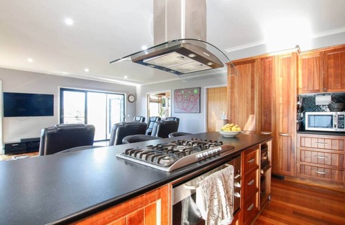 Warrnambool House | 'The Wetlands' Holiday Home