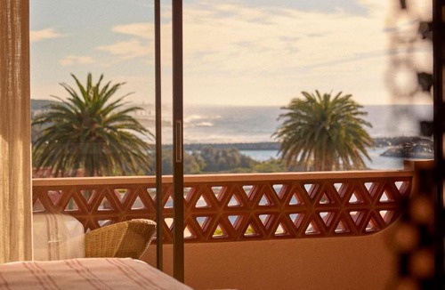 Narooma Hotel | The Whale