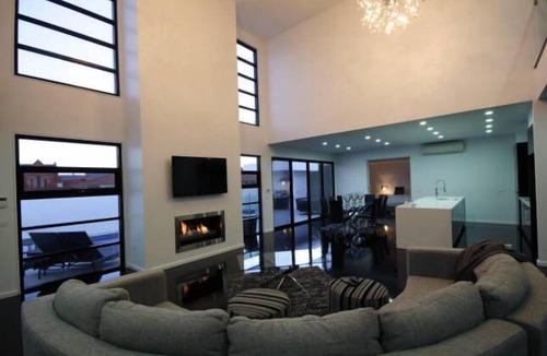 Echuca House | The White House Echuca