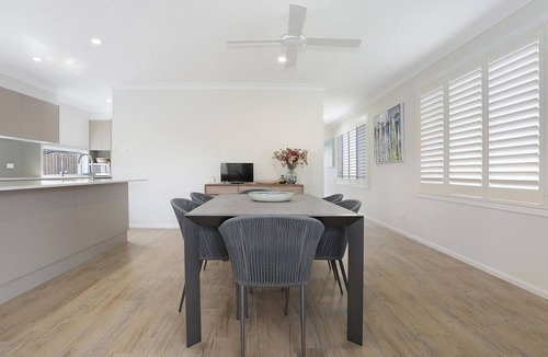 Yamba House | The White House Yamba a short walk to the beach