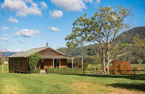 Barrengarry Cottage | The Willows - Book 2 nights + Stay a 3rd night for Free until the end of August