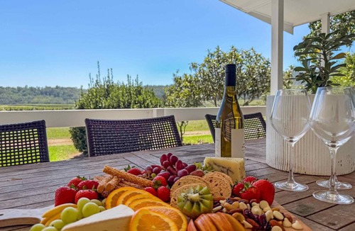 Broke Cottage | The Winegrower's Cottage - Stay, surrounded by the vines
