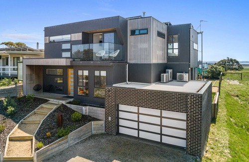 Venus Bay House | This w/end $962. Walk to beach and shops. Wifi. Dedicated games room.