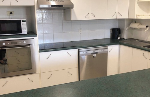 Emu Park Apartment | Three Bedroom at Endeavour Inn