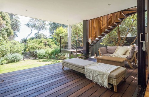 Bonbeach House | Ti Tree House Live like a Bonbeach Local