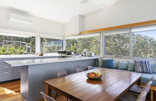 Fairhaven House | Timbara Hideaway - Ocean Views - Pet Friendly