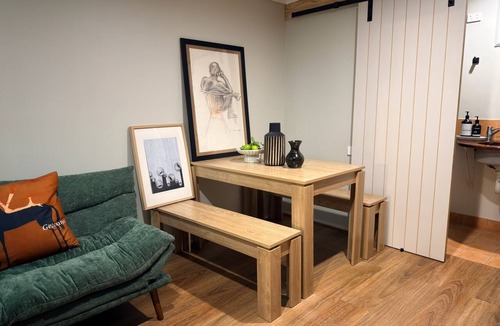 Cairns and Barrier Reef Cottage | Timber & Tide | Beachside - Private - Unique - 8km to the city