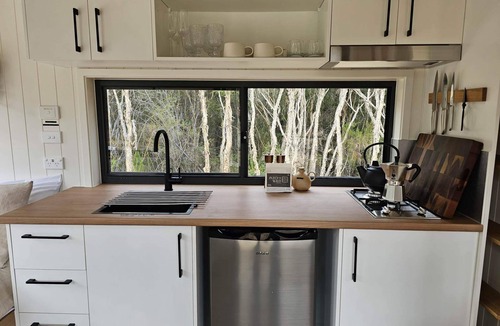 Tomerong Cabin | Tiny Lola - Jervis Bay
