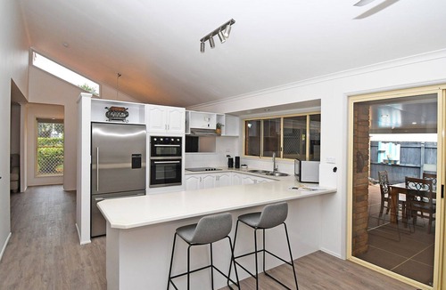 Toogoom House | Toogoom Beach House - Waterfront - 3BR - WIFI - Aircon