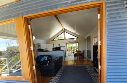 Marion Bay House | Top Deck - Very Comfortable two Story Holiday Home