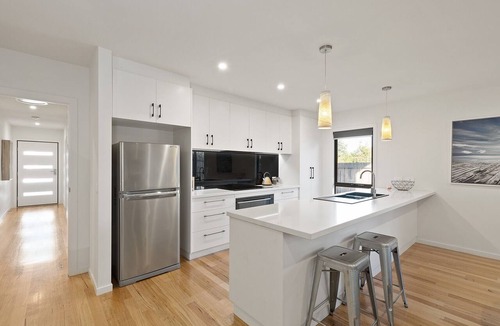 Torquay House | TORQUAY Beach + Table Tennis