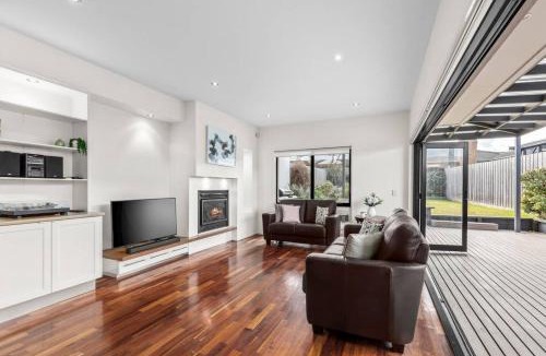 Torquay House | Torquay Tide