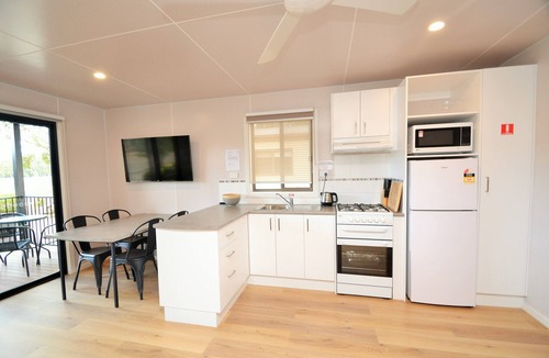 Patho RV Rental | Torrumbarry Weir Holiday Park