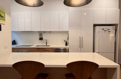 Richmond North House | Townhouse with outdoor deck, inner city Melbourne near MCG and Australian Open