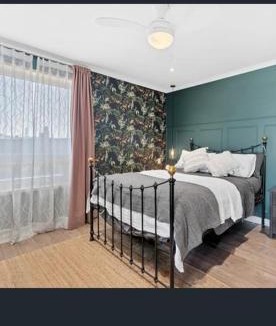 Hallett Cove House | Tranquil Coastal Retreat - Renovated 2BR - Sea Views & Sunset Nights