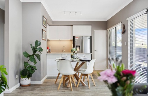 Maida Vale Cottage | Tranquil Gumnut Cottage, close to Airport.